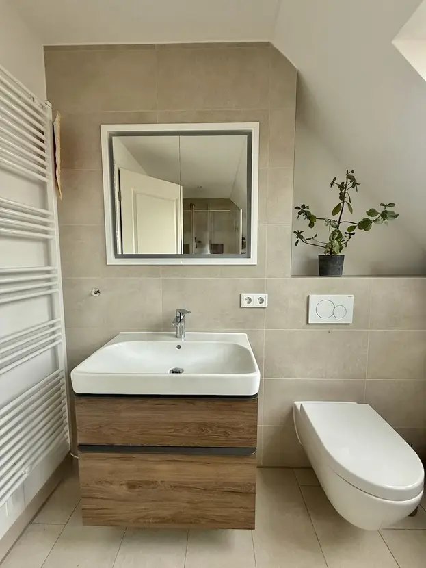 Badezimmer mit Dusche