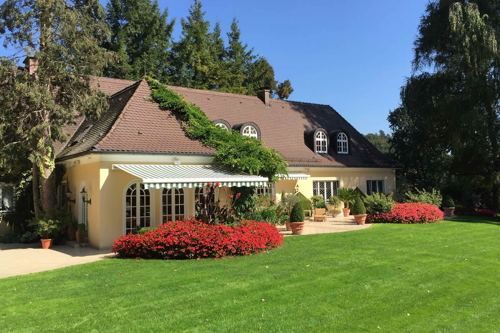 Vermittelte herrschaftliche Villa in Aystetten bei Augsburg